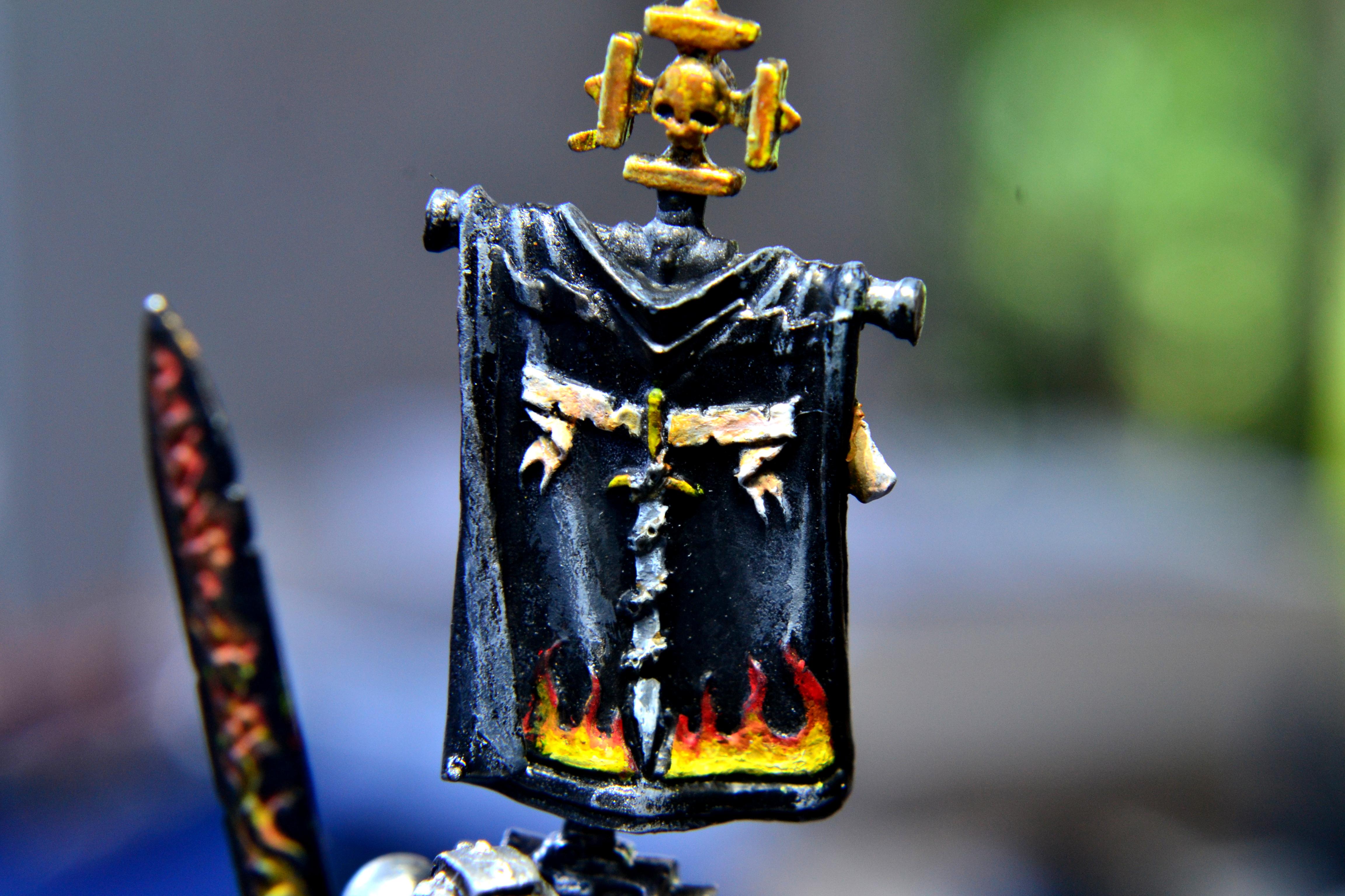 crowe-fire-gk-grey-knights-crowe-banner-close-up-gallery